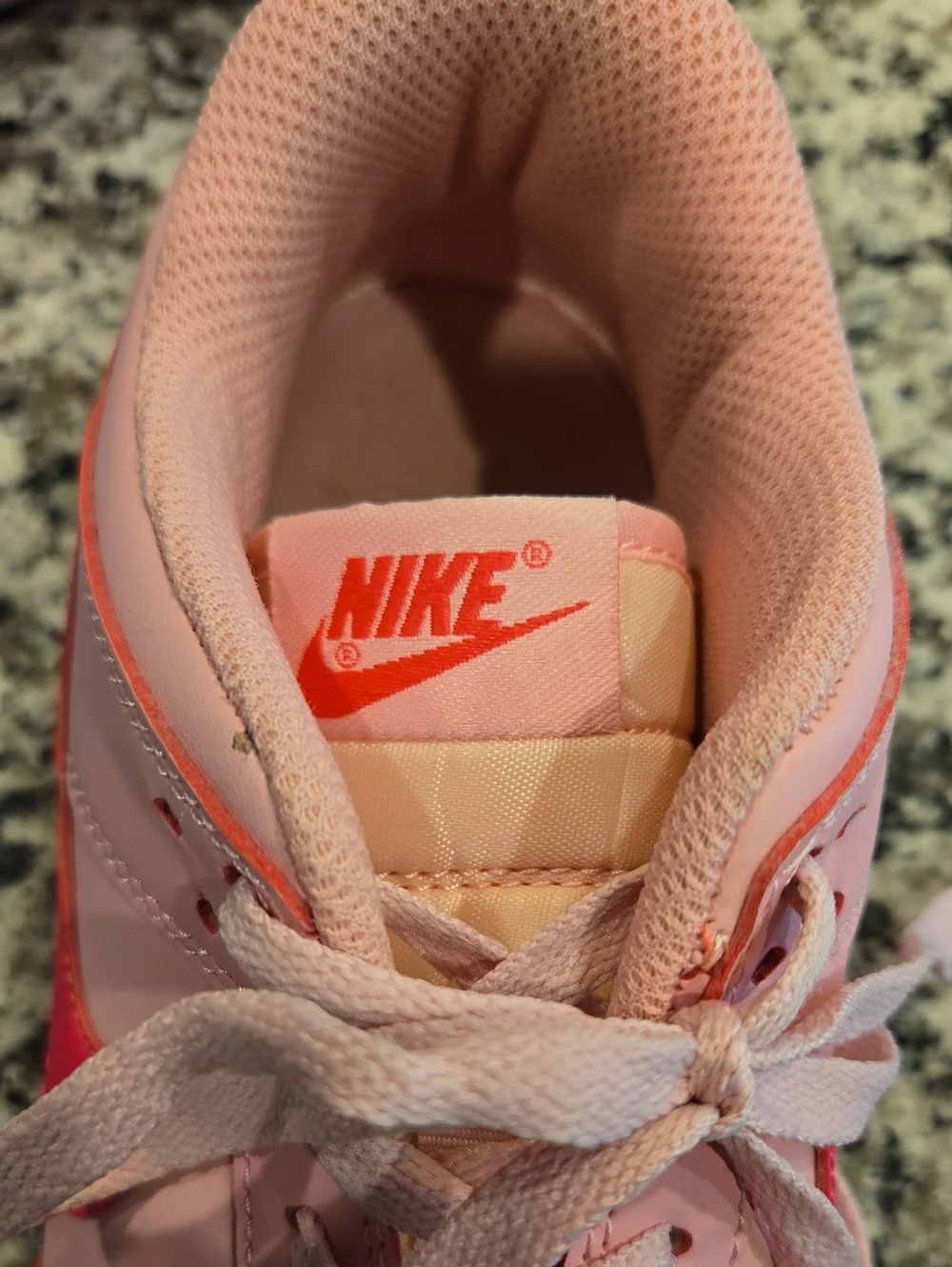 NIKE WOMEN'S LOW TRIPLE PINK SNEAKERS. SIZE 8 U. S.  DH9756-600